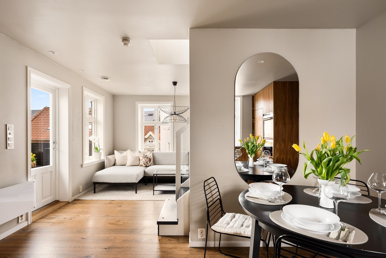 Leiligheten fremstår som moderne og innbydende og har en meget god planløsning. Galleribilde