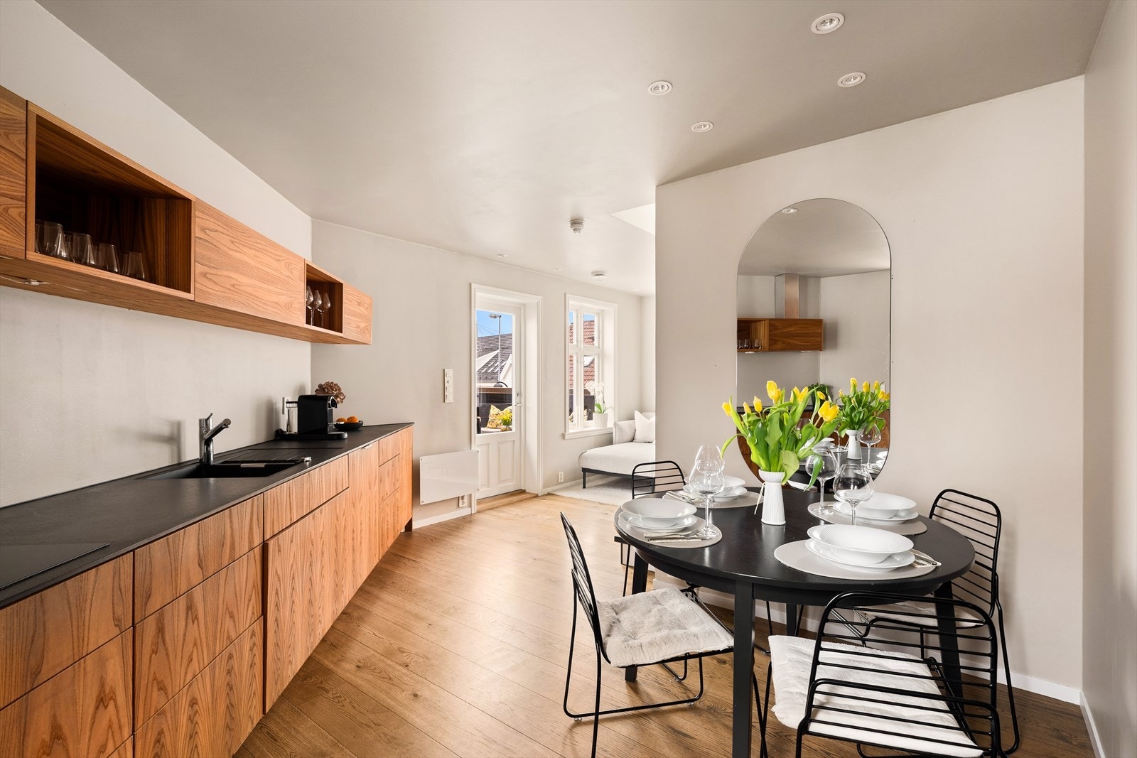 Skjermet innsyn fra stue Galleribilde