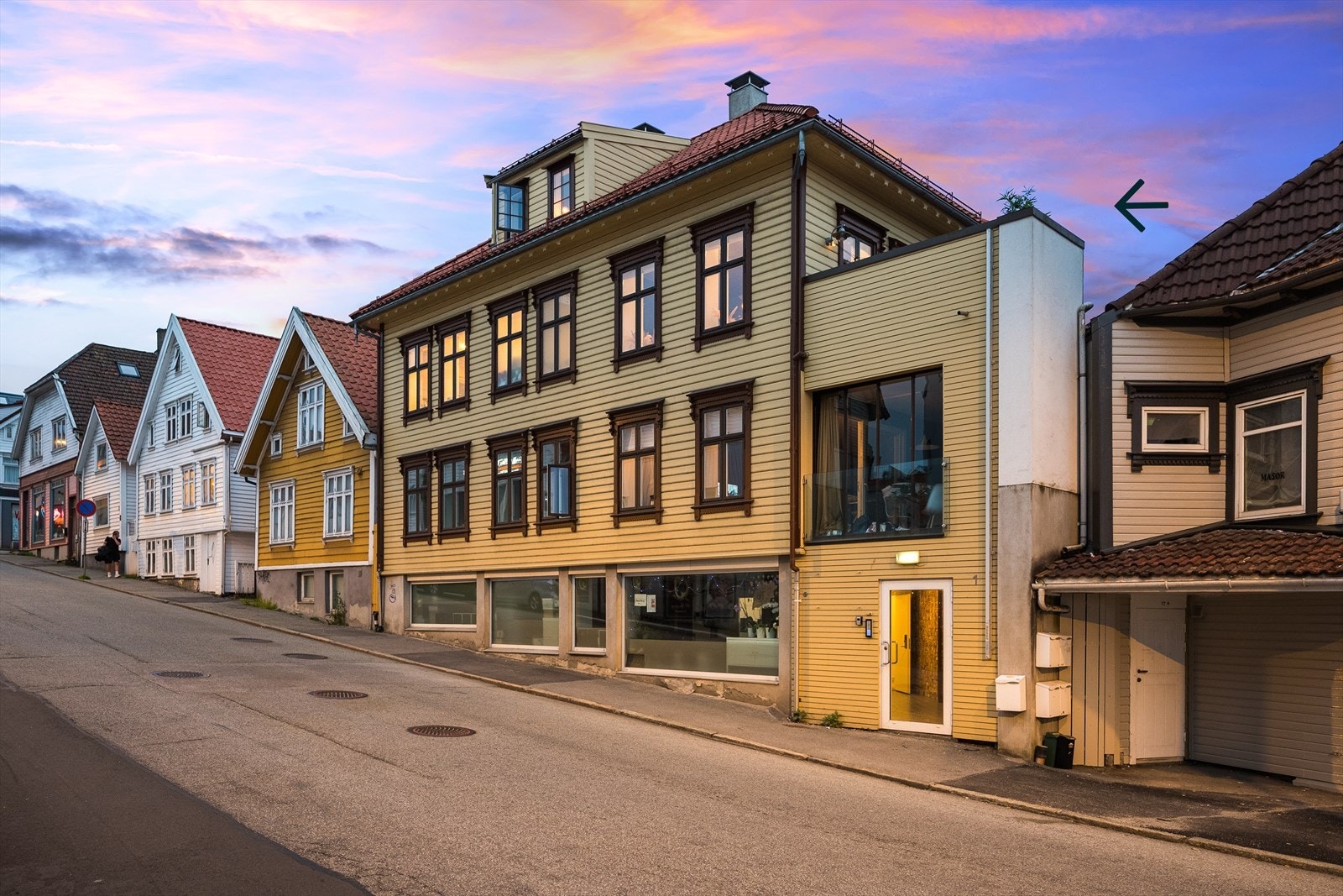 Nordvik Bolig v/Carl-Åge Herrem har gleden av å presentere Langgata 1! Historie, sjel og sjarm men moderne renovert fra 2014 Galleribilde