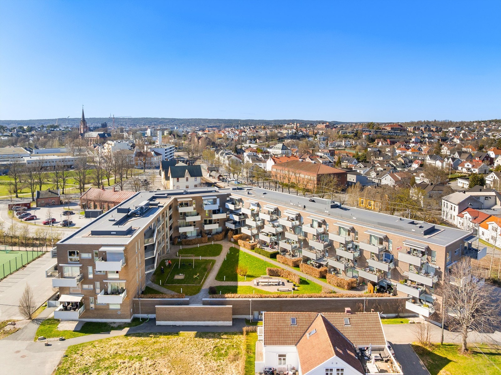 Bellevuehagen Borettslag består av 64 andelsleiligheter. Årlig arrangeres blant annet sommerfest og julegrantenning, med mer. Galleribilde