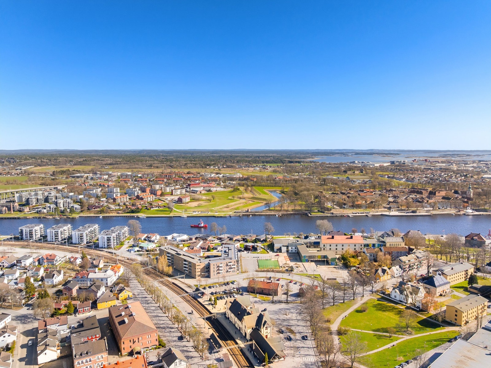 I nærområdet på Cicignon finnes både elvepromenade og noen av byens vakreste parker. Gratis ferge tar deg over til Gamlebyen. Galleribilde