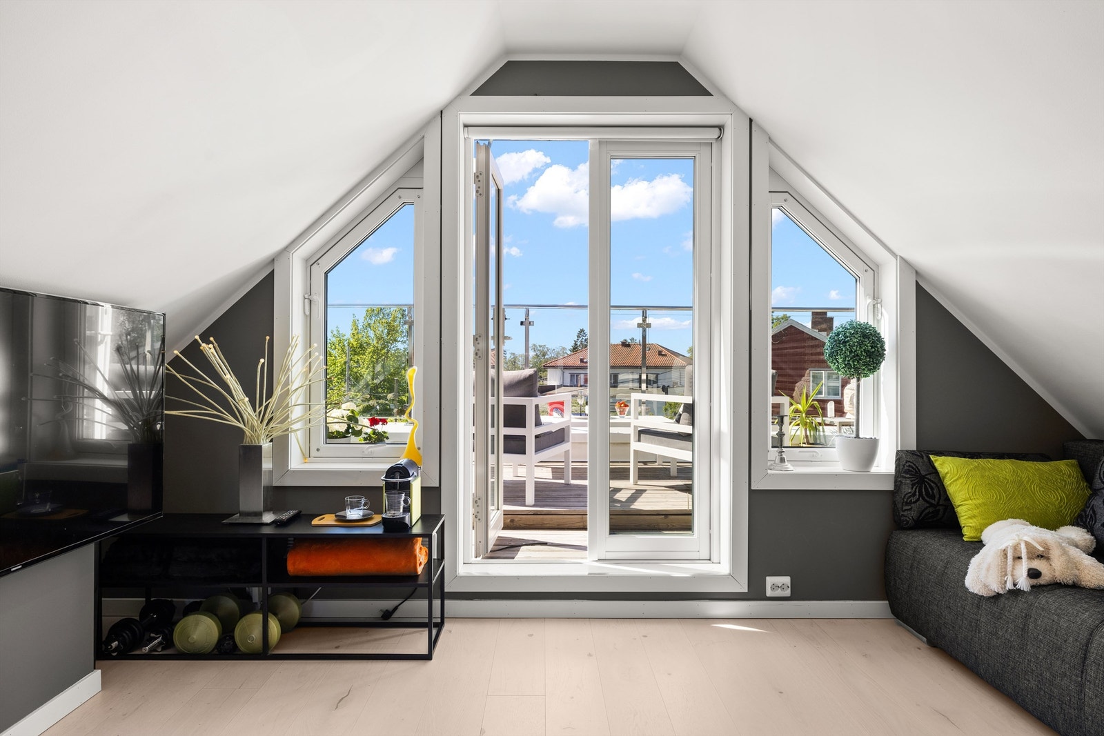 Loftsstue. Galleribilde