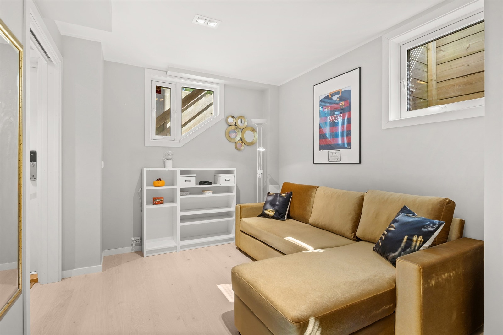 Kjellerstue. Kjellerstuen er opprinnelig byggemeldt som bod og er ikke godkjent til varig opphold. Se punkt under ferdigattest. Galleribilde