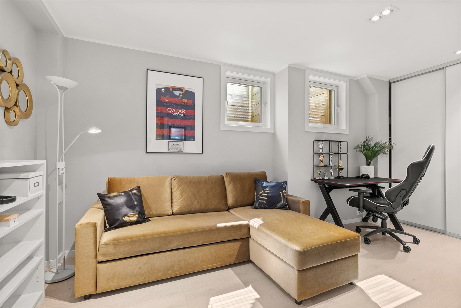 Kjellerstue. Kjellerstuen er opprinnelig byggemeldt som bod og er ikke godkjent til varig opphold. Se punkt under ferdigattest. Galleribilde