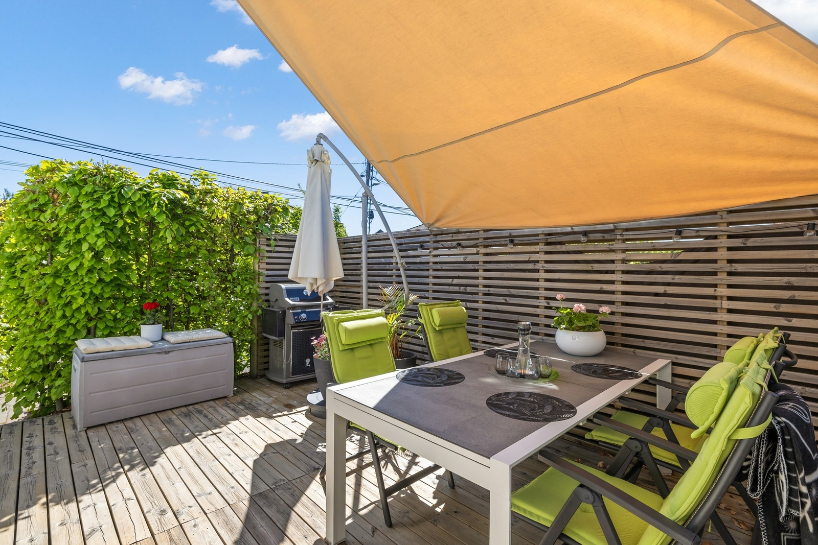 Markterrasse. Galleribilde