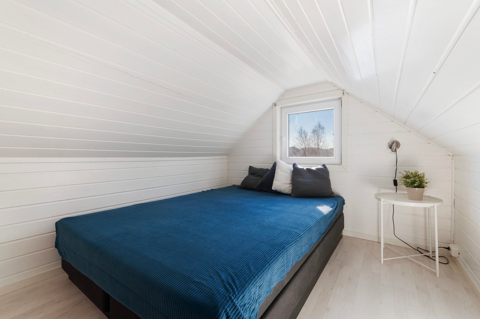 Soverom på hems Galleribilde