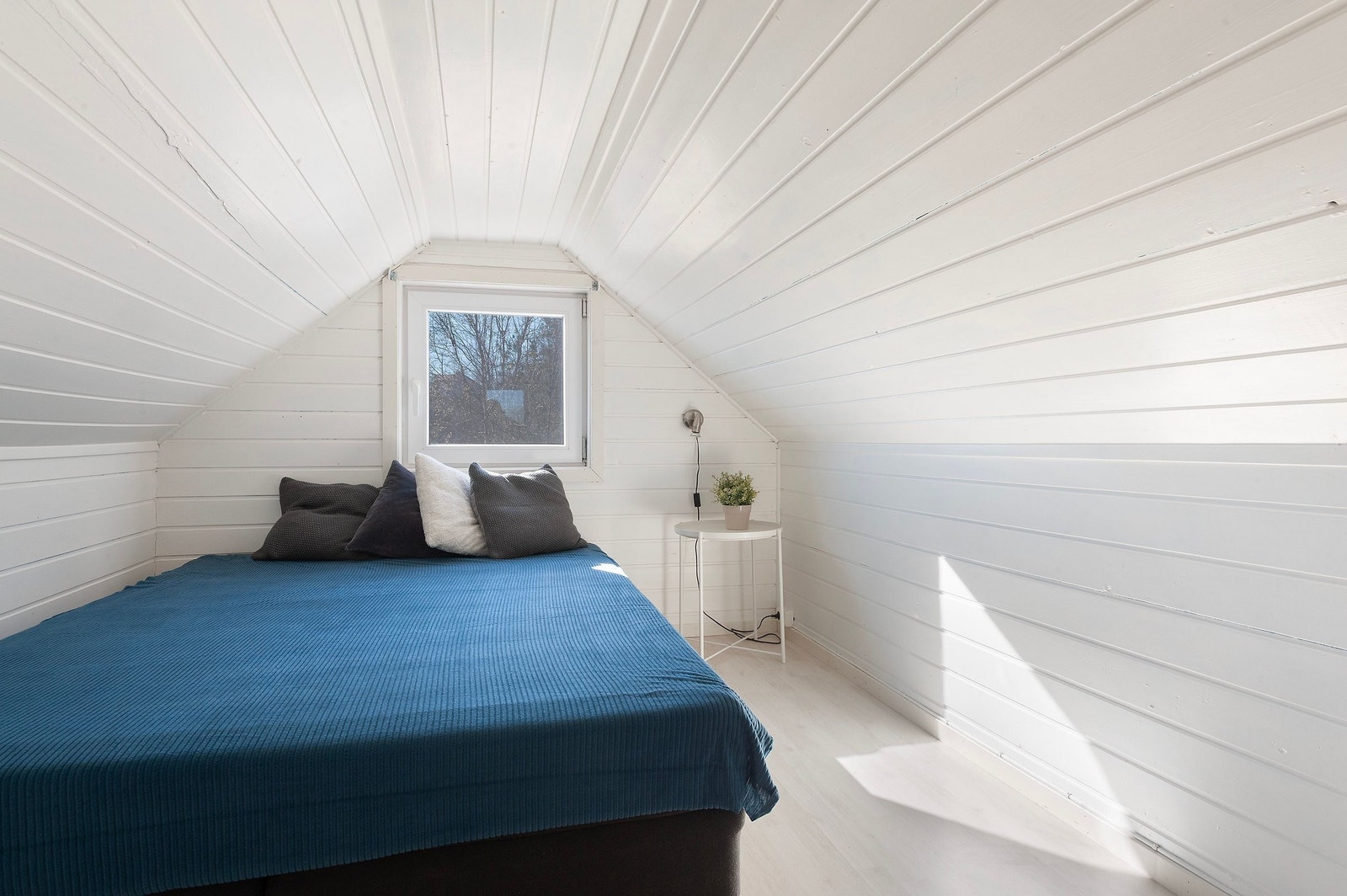 Soverom på hems. Galleribilde