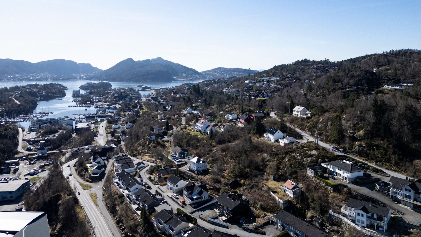 Oversikt mot sør mot Florvåg Galleribilde