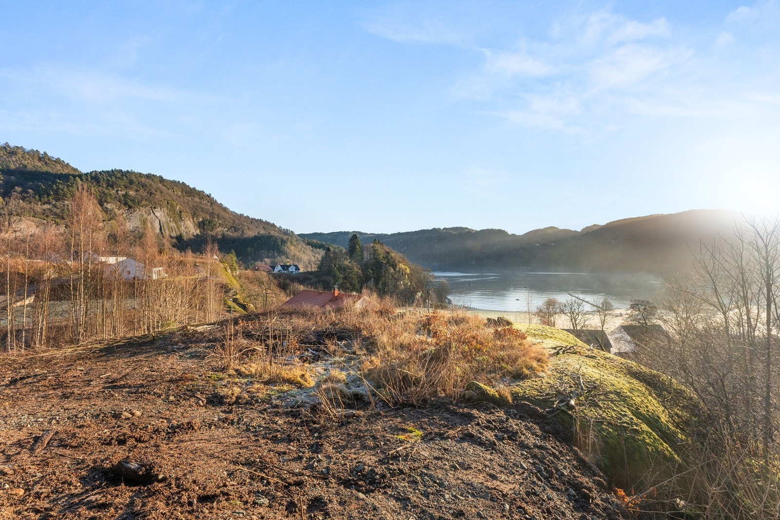 Flott utsiktstomt med utsyn over Sande og Fedafjorden. Galleribilde