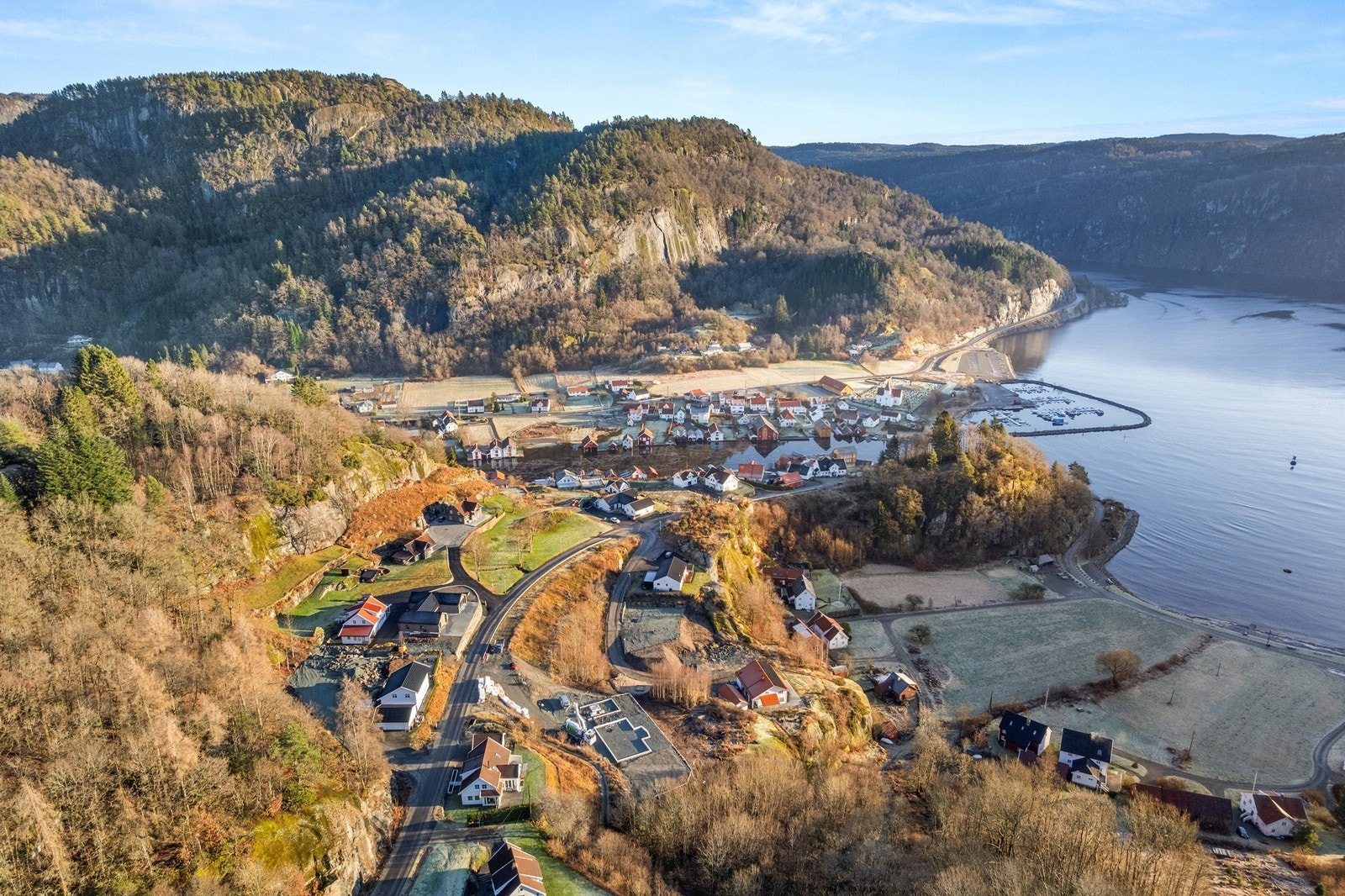 Tomten er en råtomt som må opparbeides. Galleribilde