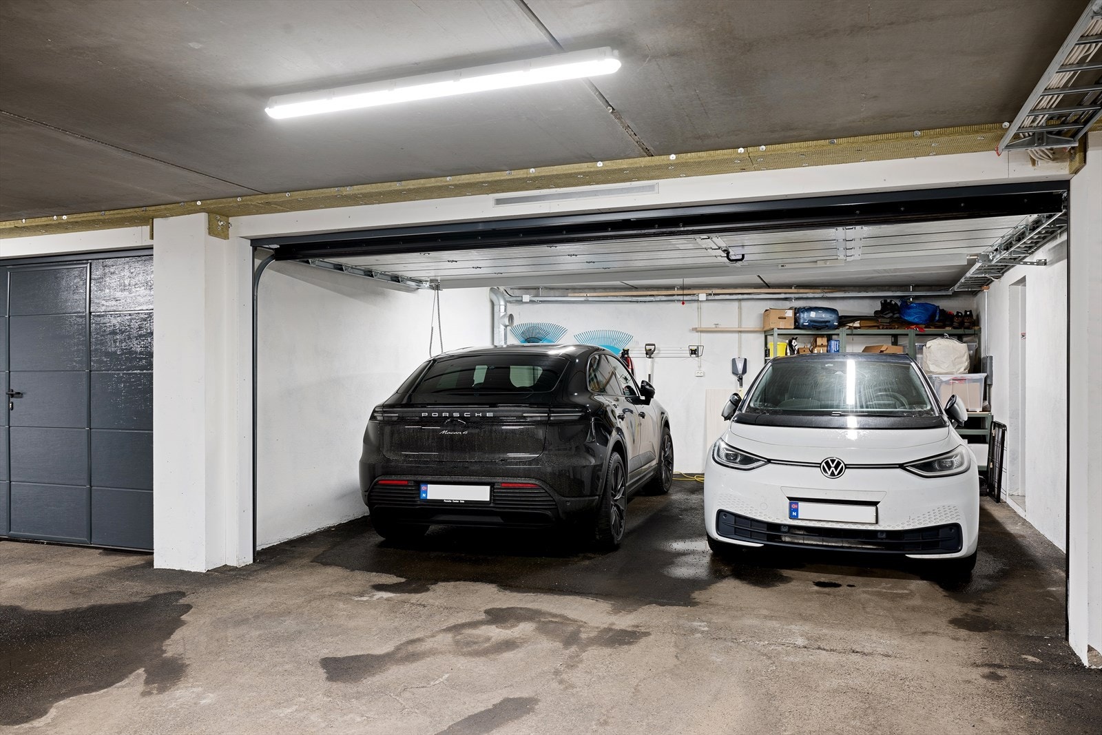 Med leiligheten følger det 2 garasjeplasser med egen garasjeport med adkomst fra felles underjordisk garasjeanlegg Galleribilde