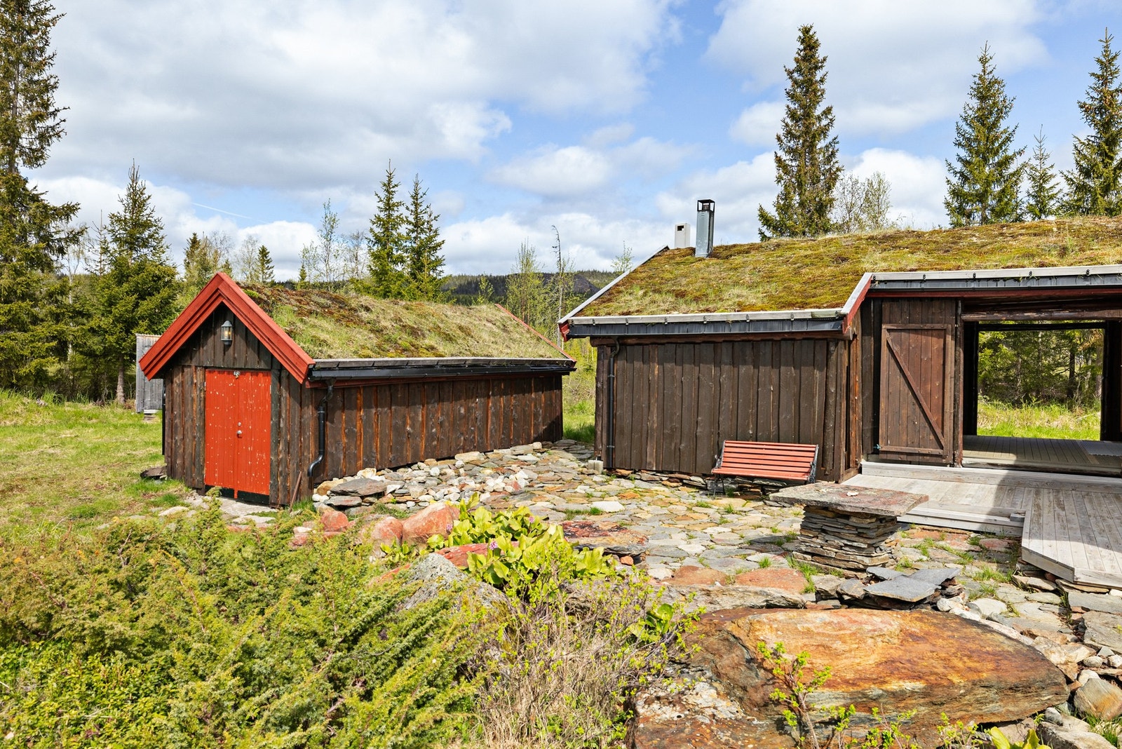 Naturtomt og uteområder med sjarm Galleribilde