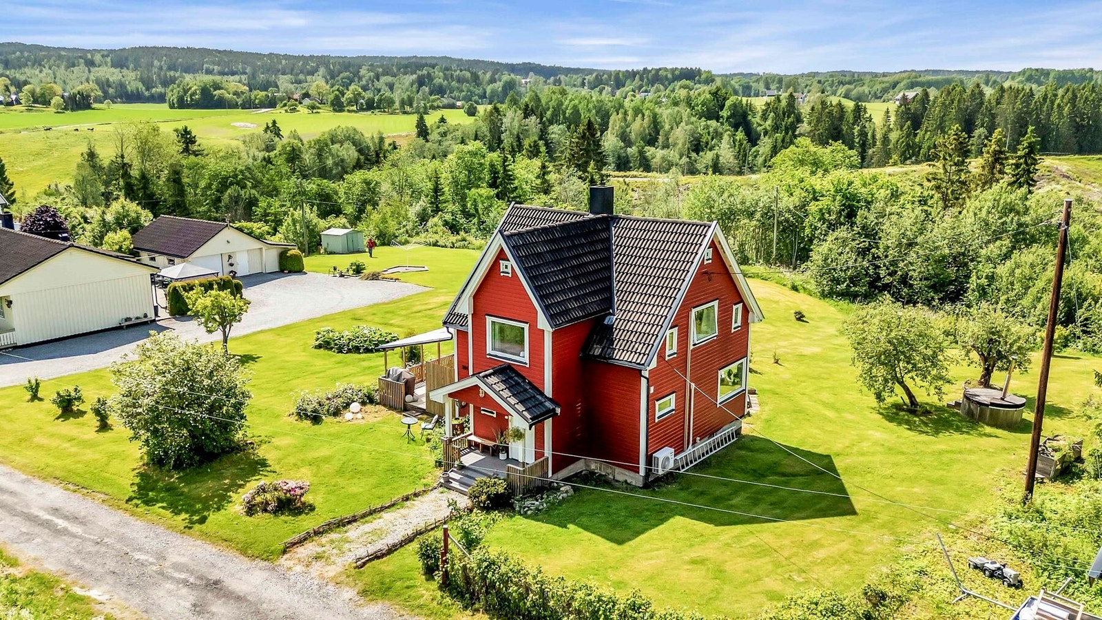 Velkommen til Vidnesveien 294 - En koselig eiendom med følelse av småbruk Galleribilde