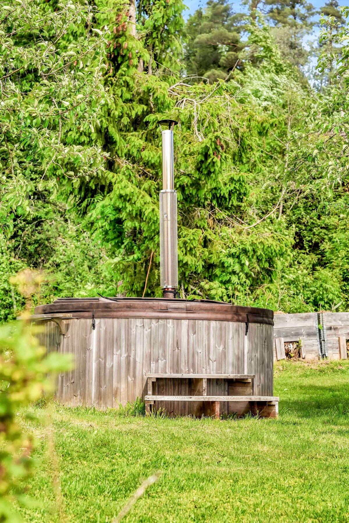 Herlig med vedfyrt badestamp Galleribilde