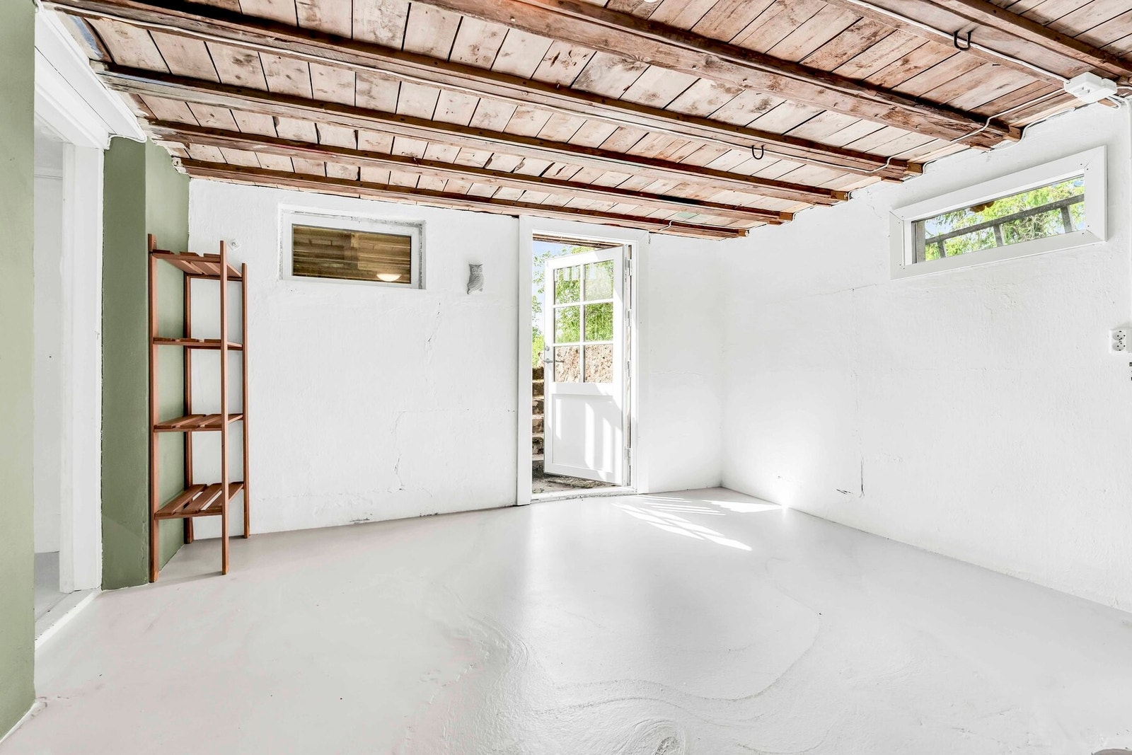 Her er både dør ut og varmekabel i gulvet Galleribilde