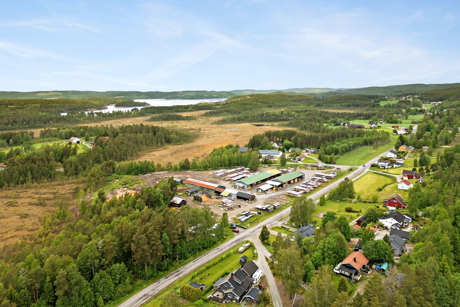 De fleste unger som vokser opp på Setskog bor i traskeavstand til Setten, og lærer seg å bruke fiskestanga nesten før de kan gå! Galleribilde
