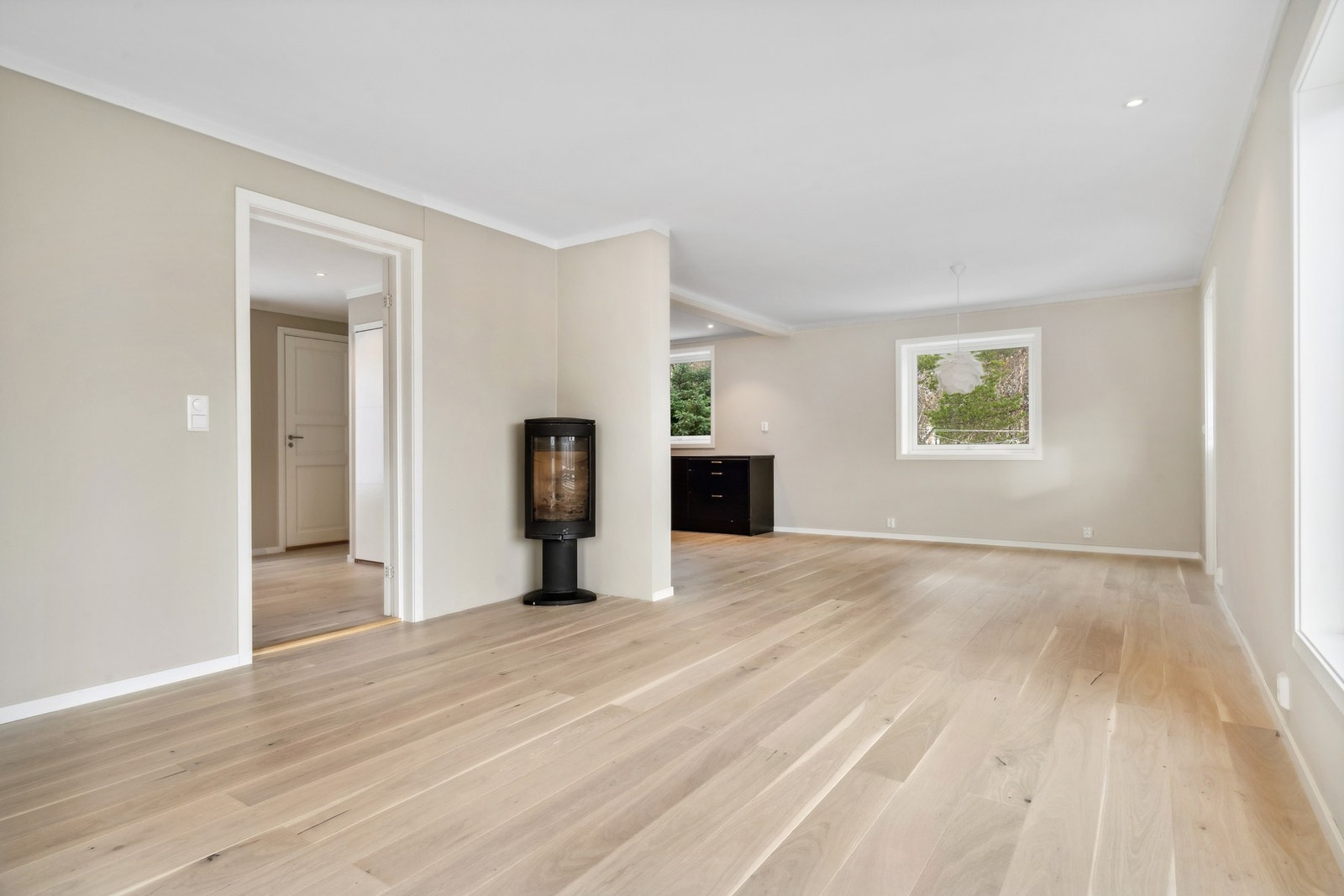 Stuen kan enkelt møbleres i flere soner. Galleribilde