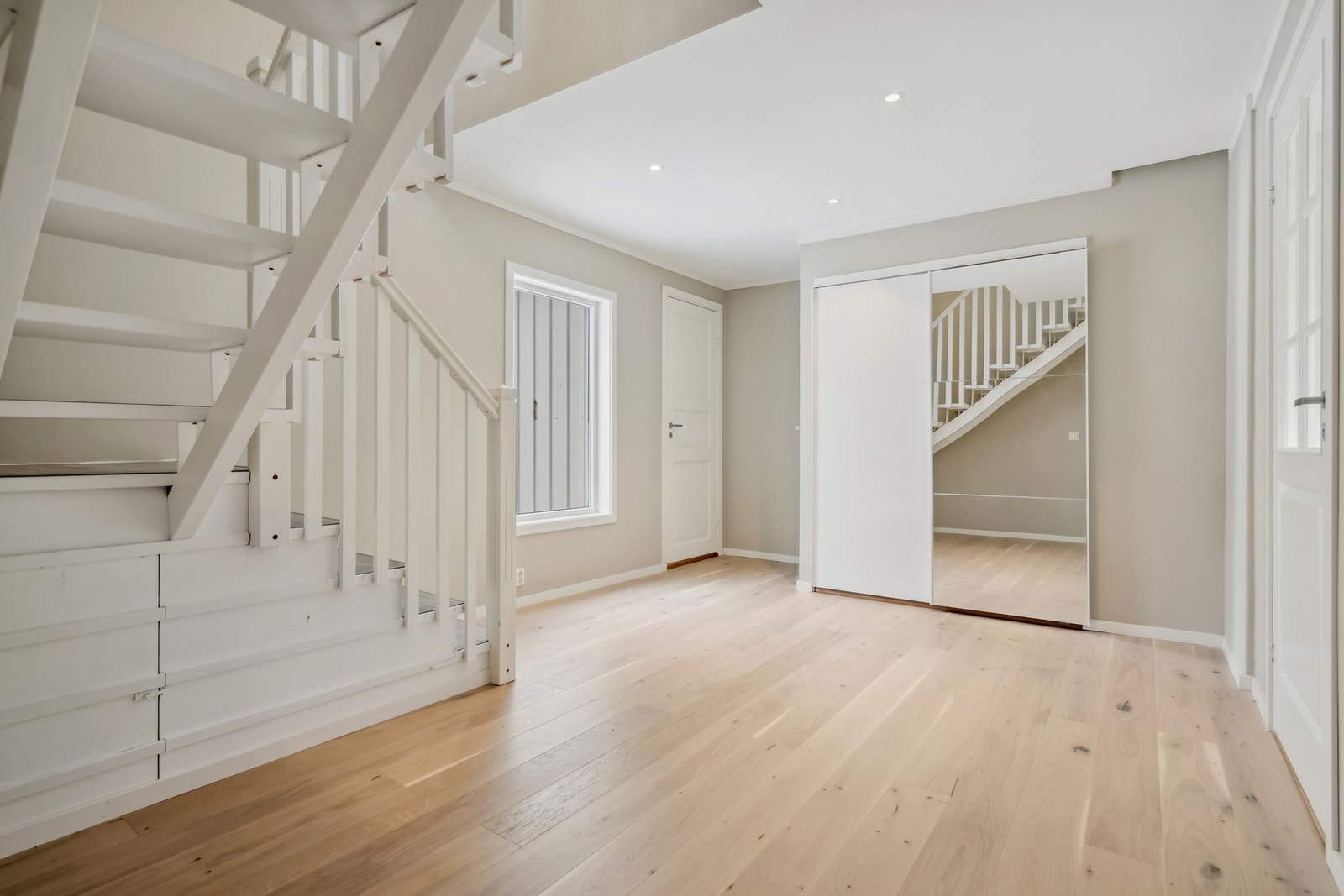 Flott innredet enebolig som de senere år er betydelig renovert. Galleribilde