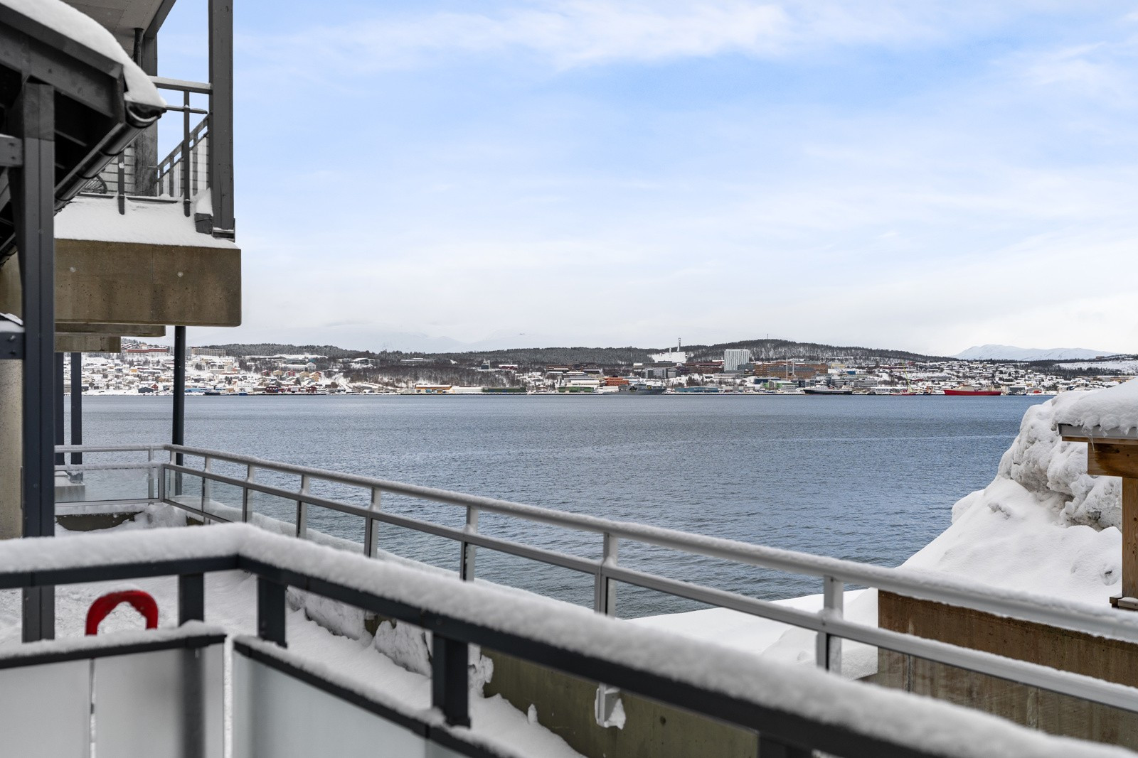 Nydelig utsikt fra terrassen ved soverommet