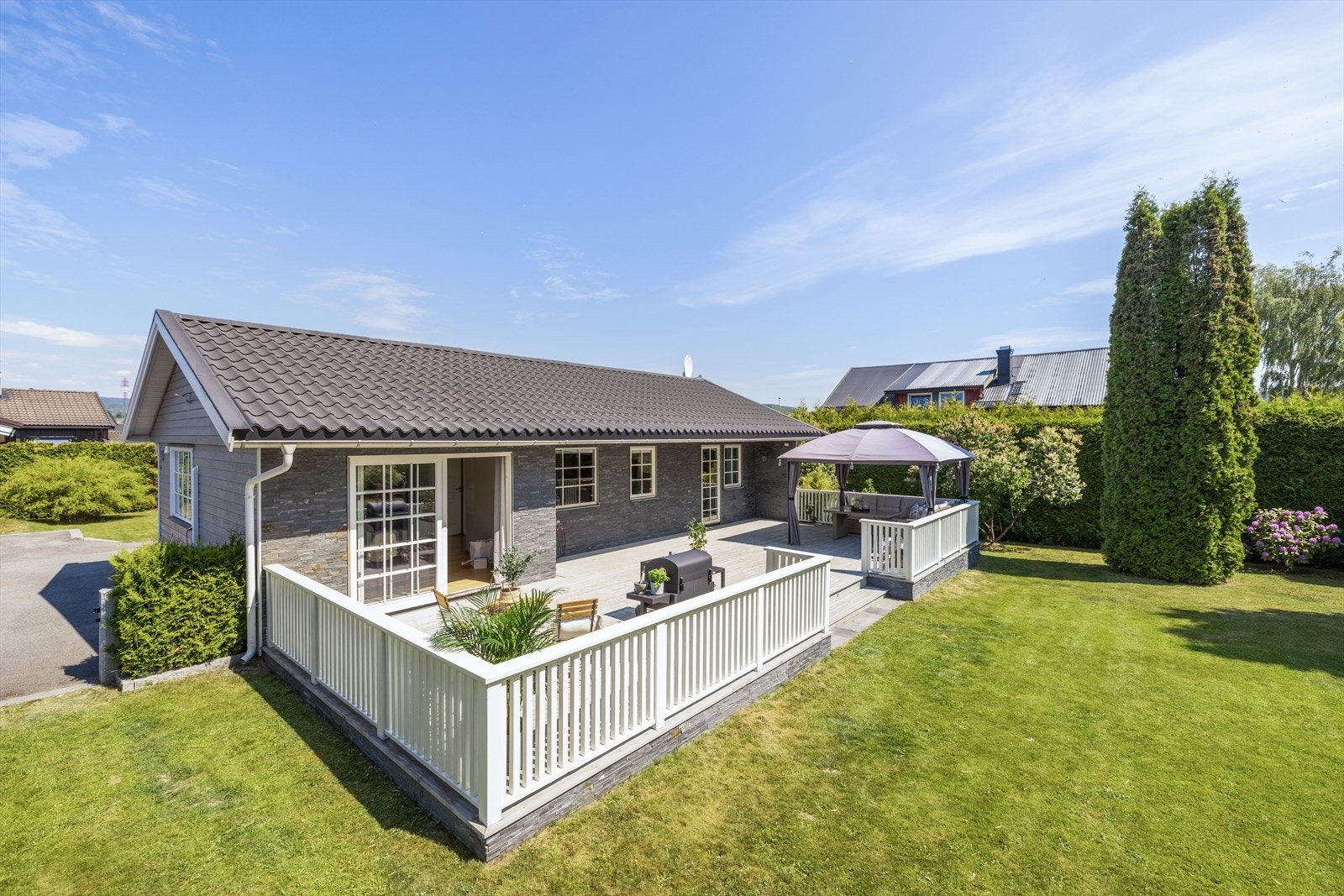 EiendomsMegler1 ved Reidun Dahl presenterer Lyngbakkvegen 10! Galleribilde