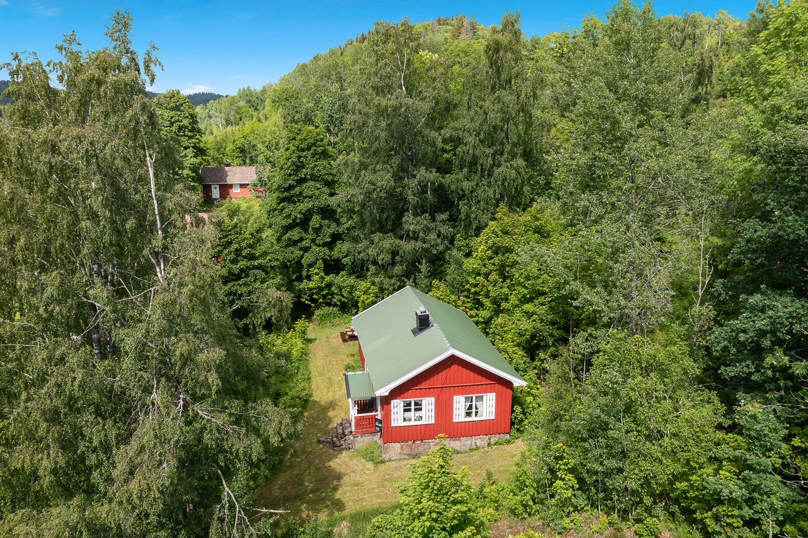 Her kan man trekke seg tilbake fra et ellers hektisk liv fra byens kjas og mas. Taker er skiftet i senere tid med metallplater for økt levetid. Galleribilde