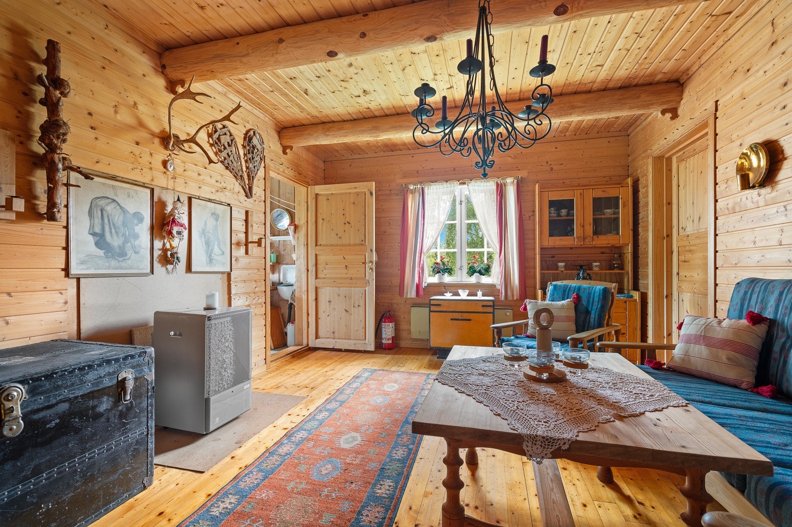 Legg merke til bjelkene i taket! Galleribilde