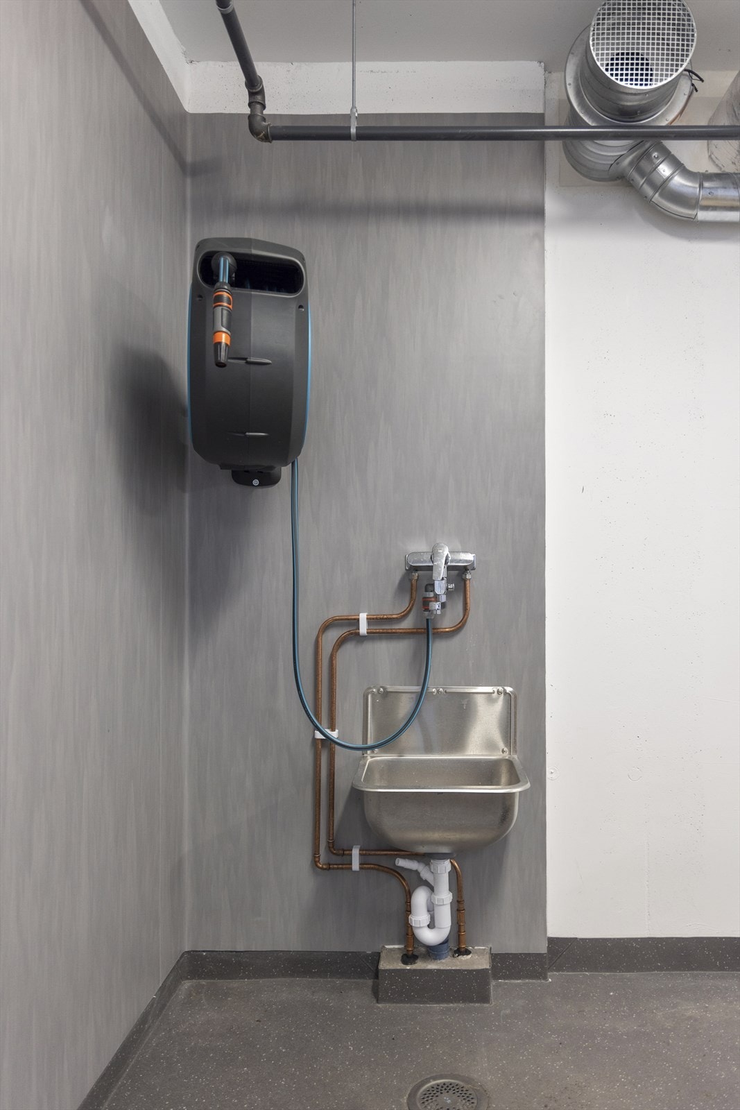 Praktisk vask for å spyle sykkel eller hund Galleribilde