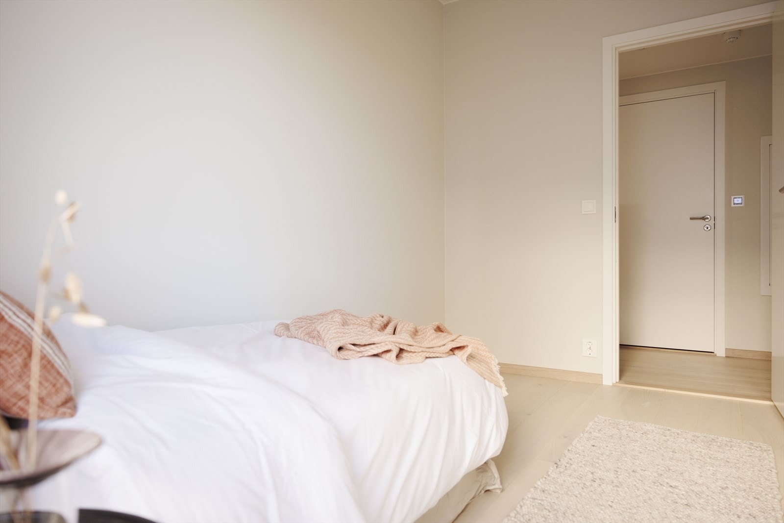 Det er plass til seg og garderobeskap Galleribilde