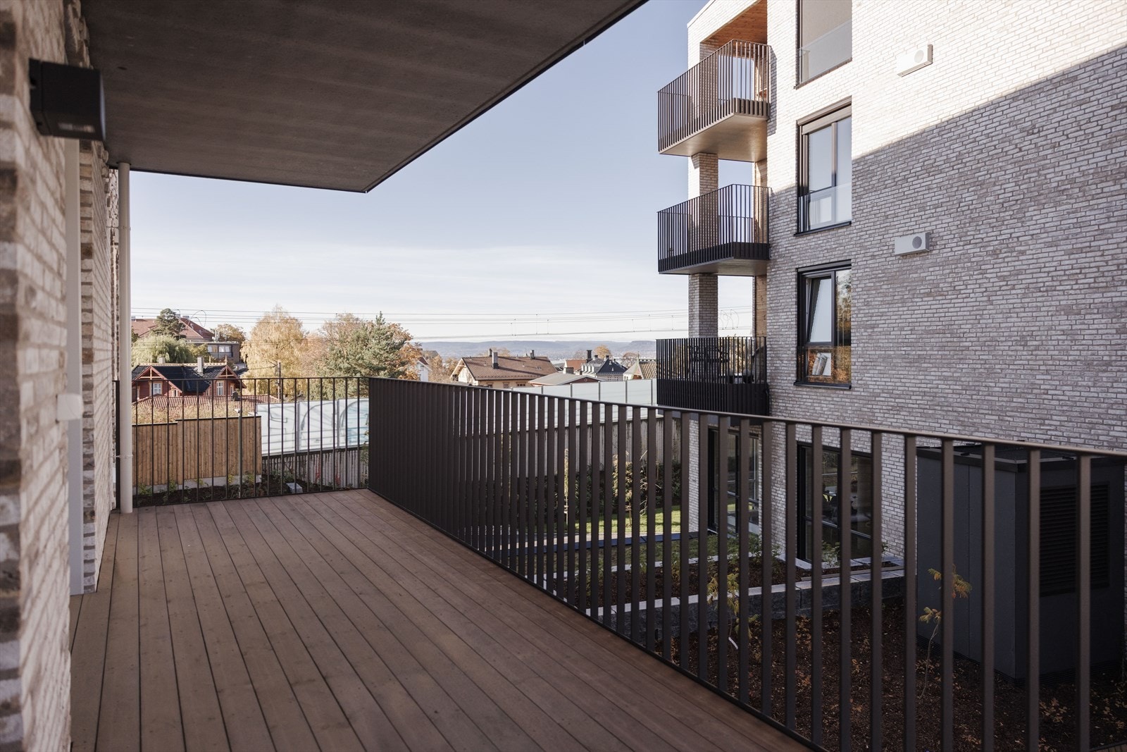 Fra stuen er det adkomst til en romslig balkong på ca. 16 m² Galleribilde