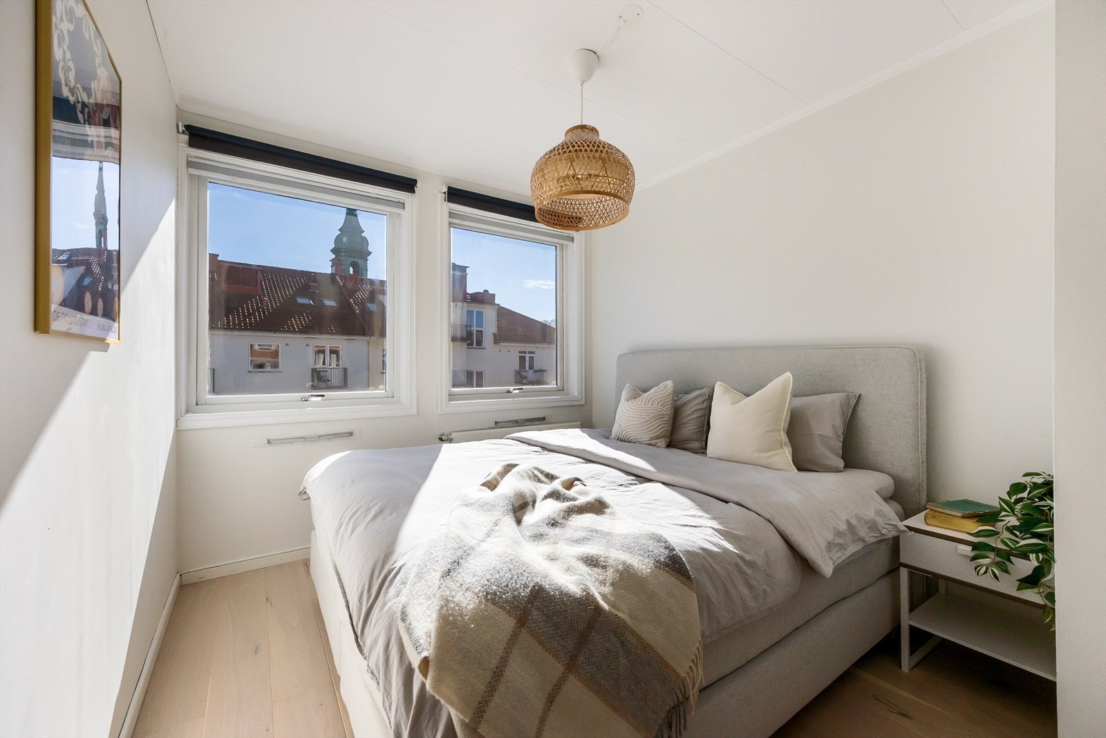 Her er det god plass til å innrede med både dobbeltseng og annen ønskelig møblering. Galleribilde