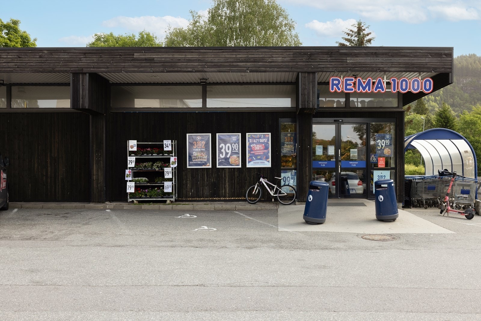 Rema 1000 med 2.minutters gangavstand Galleribilde