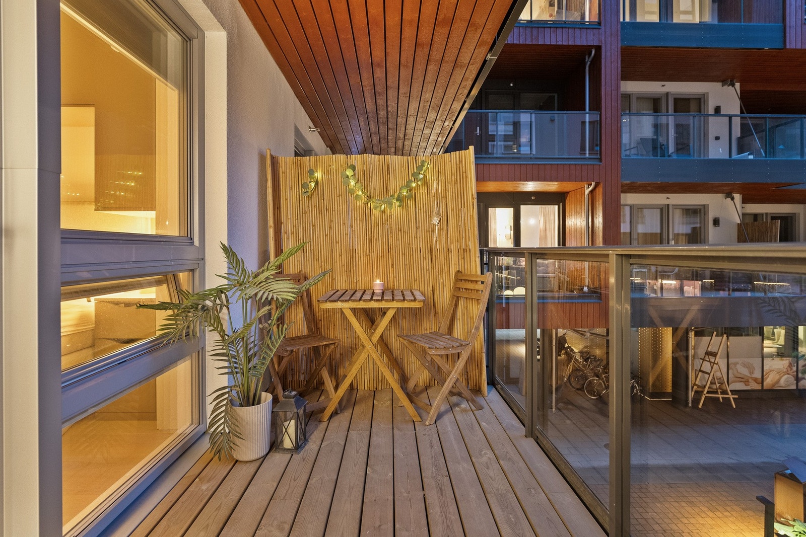 Balkongen fra soverommet er målt til ca 5,5 m². Galleribilde