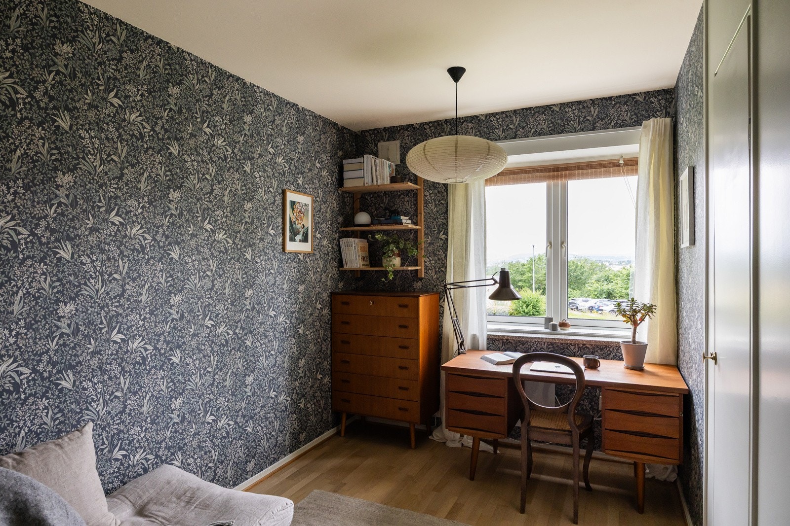 Plassbygget originalt garderobeskap også her. Galleribilde