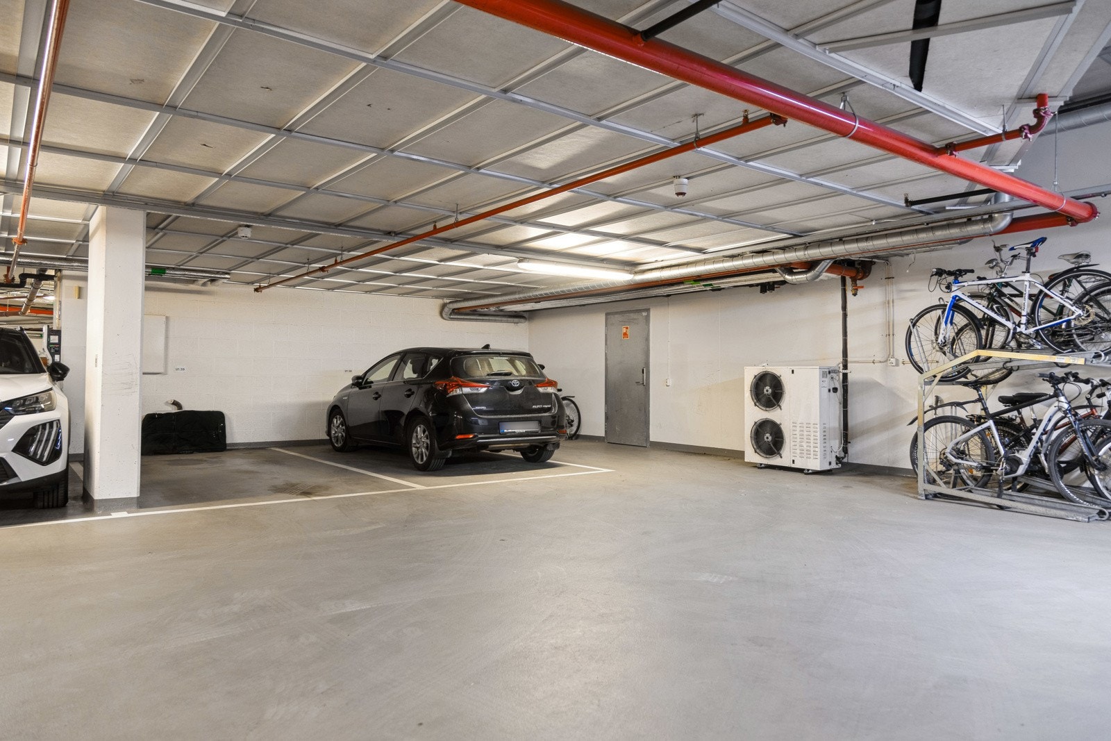 Garasjeplass i U1 medfølger. Galleribilde