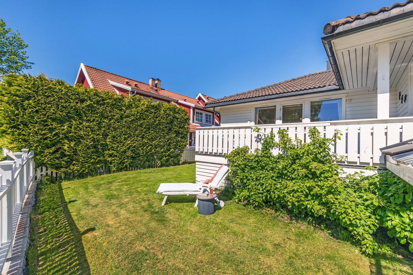 Hagedelen foran verandaen er egnet for både lek og en hvil. Galleribilde