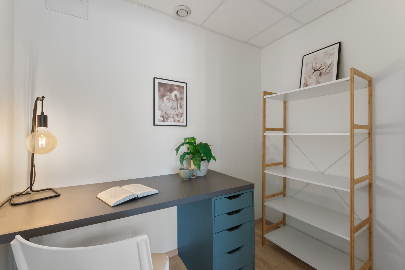 - Her har man direkte tilkomst til bod/kontor - Galleribilde
