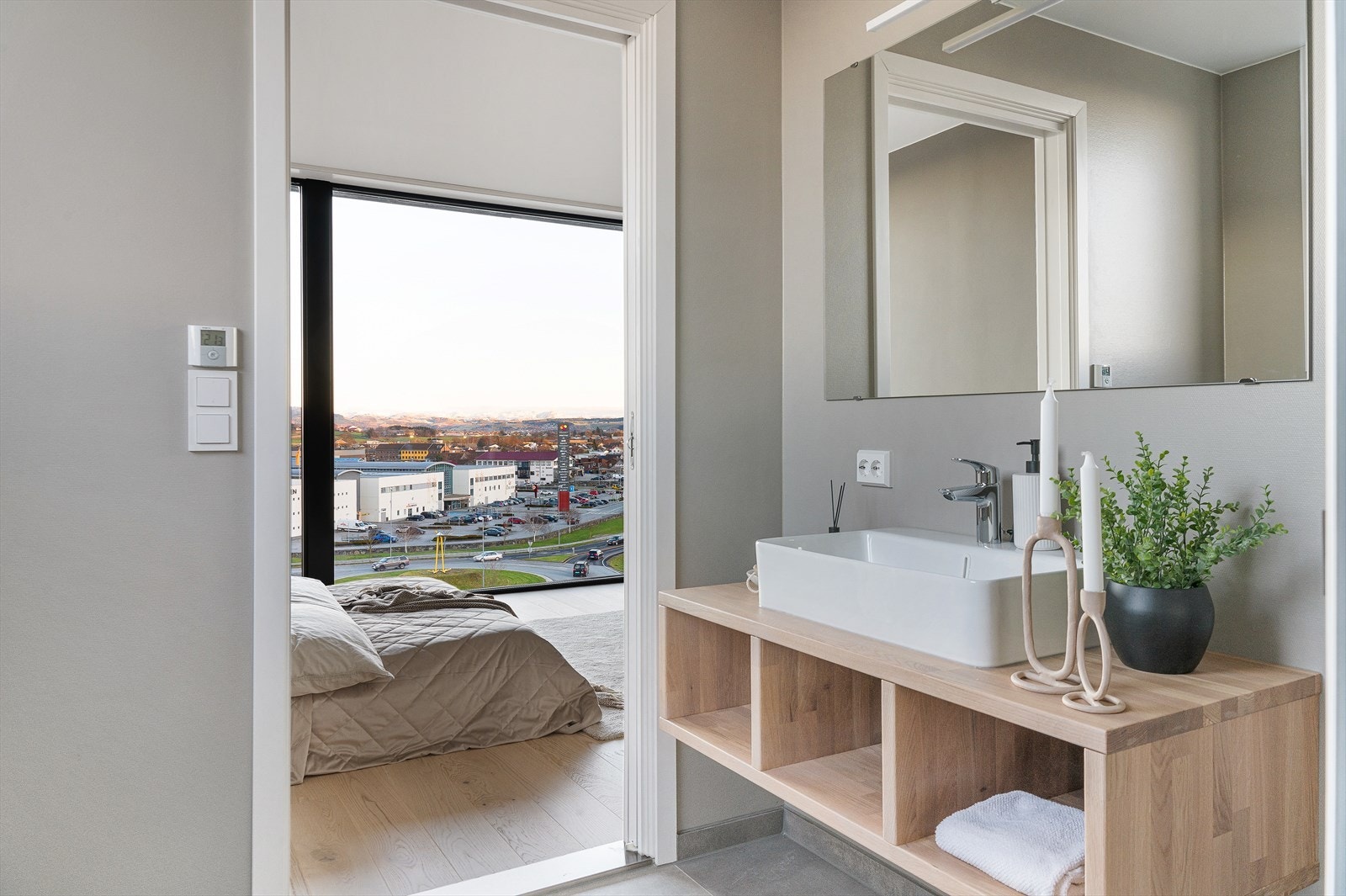 Privat bad i forbindelse med hovedsoverommet - (Bildet er hentet fra tilsvarende leilighet og ment som illustrasjon) Galleribilde