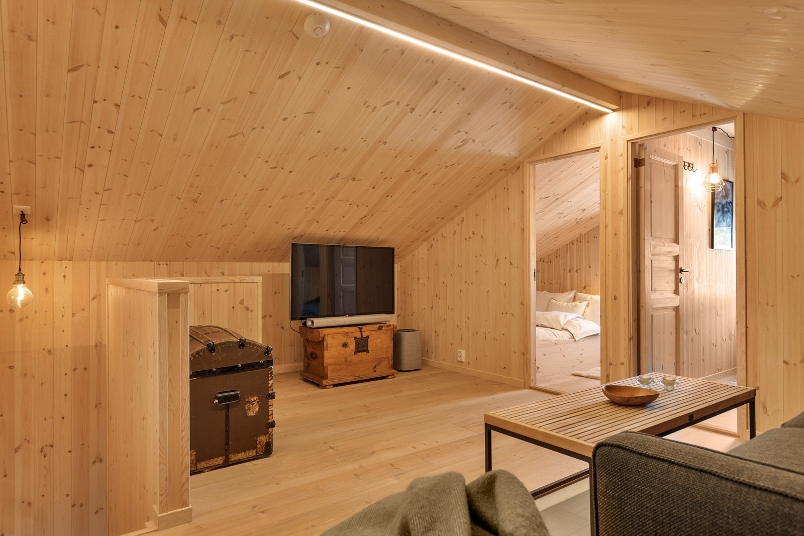 Loftstue, ypperlig om man har med seg den yngre garde, eller har mange på besøk! Galleribilde