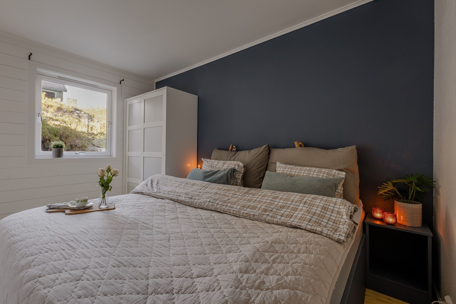 Lunt og fint soverom Galleribilde