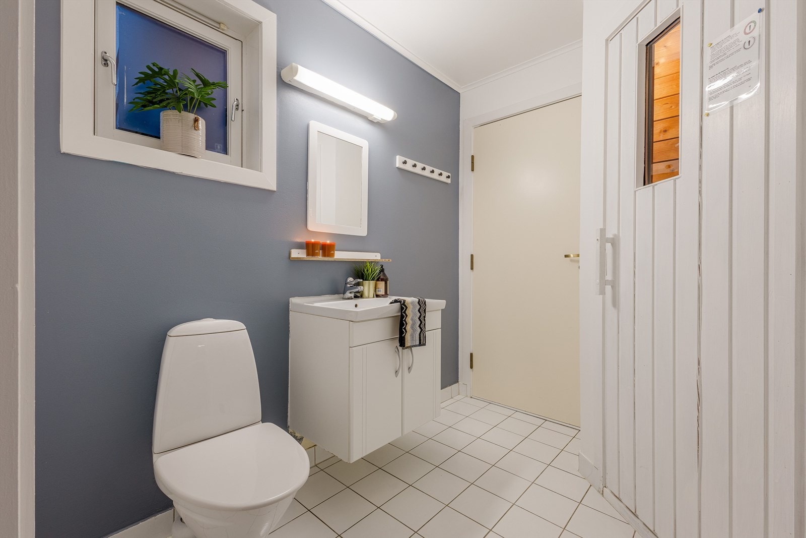 Fra badet er det adkomst til badstu Galleribilde