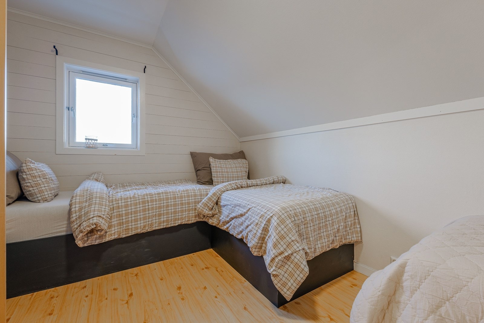 Plassbygde senger gir plass til hele storfamilien Galleribilde