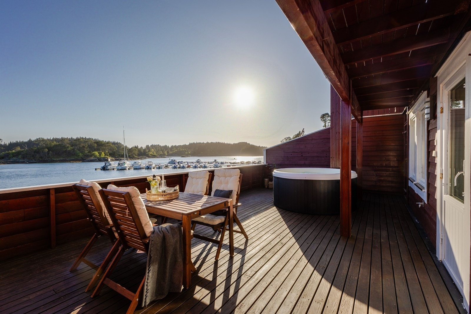 Solrik og skjermet terrasse Galleribilde