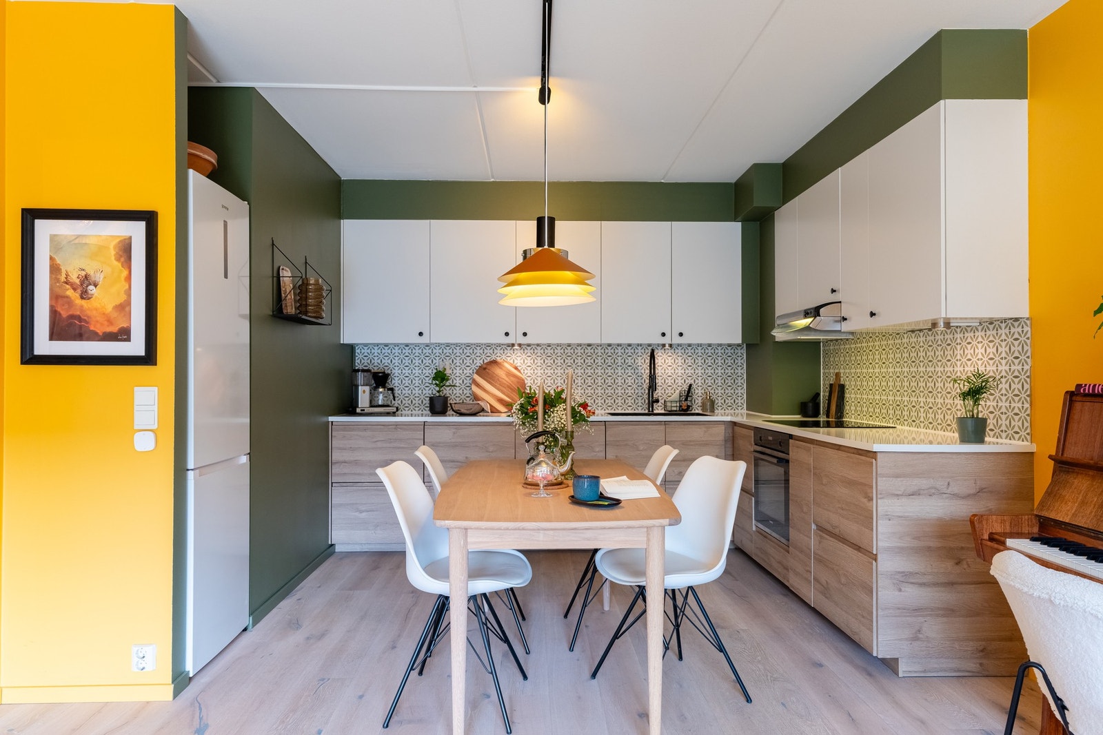 Et godt utnyttet med mye skap- og benkeplass. Galleribilde