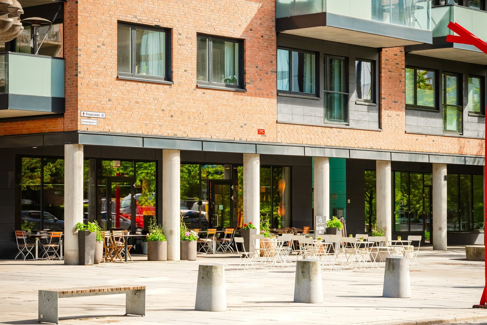 Inngangsparti rett ved Åpent Bakeri! Galleribilde