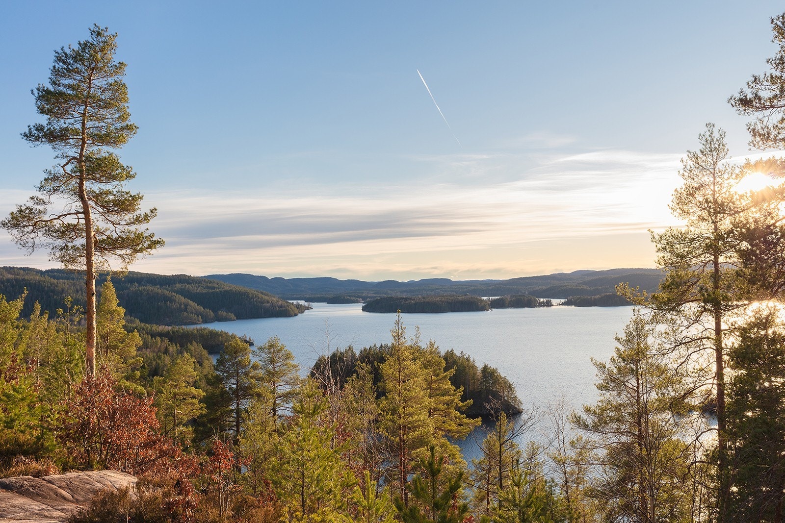 Utsikt mot innsjøen Toke Galleribilde