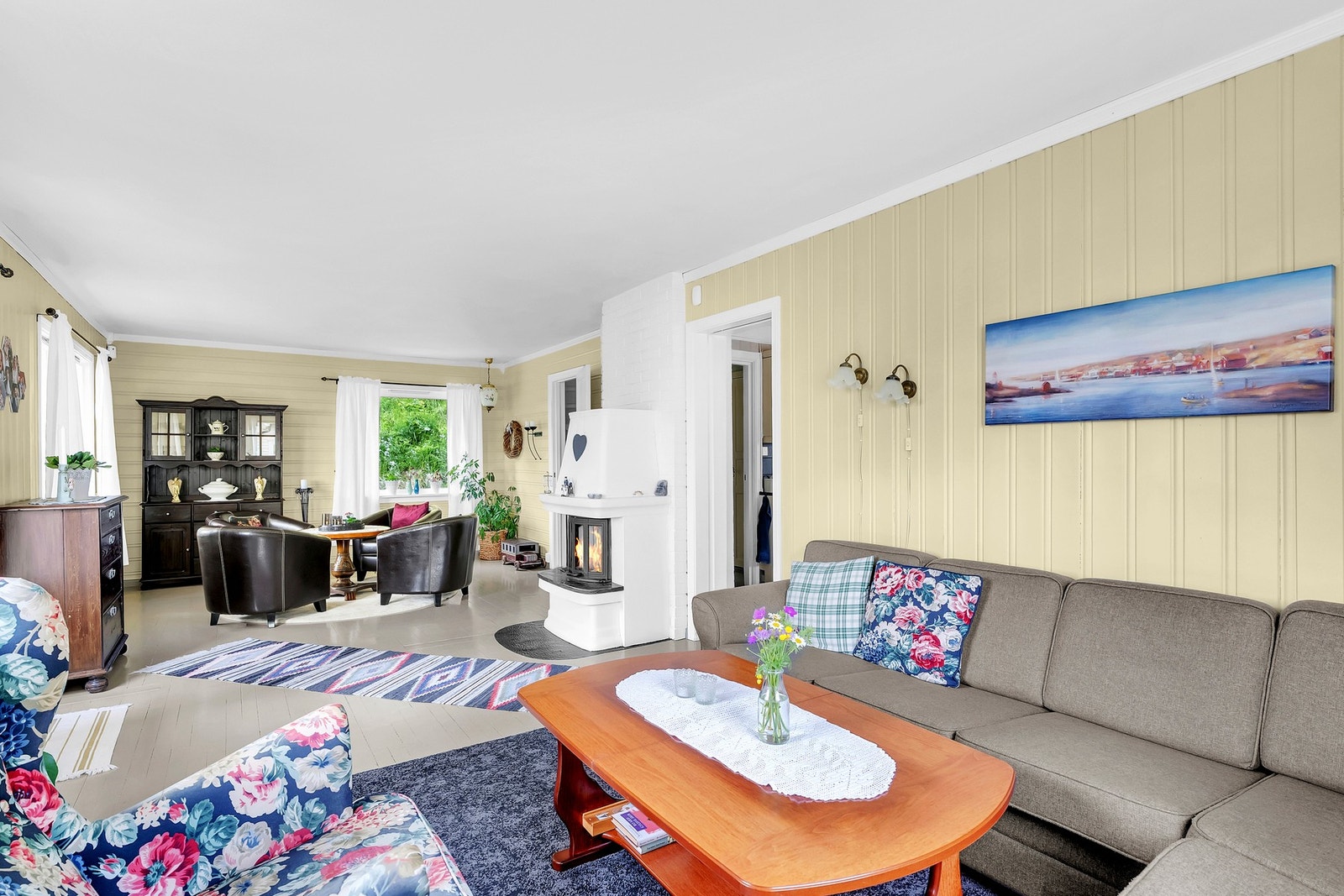 Videre inn fra stua, kommer du inn til kjøkkenet. Galleribilde