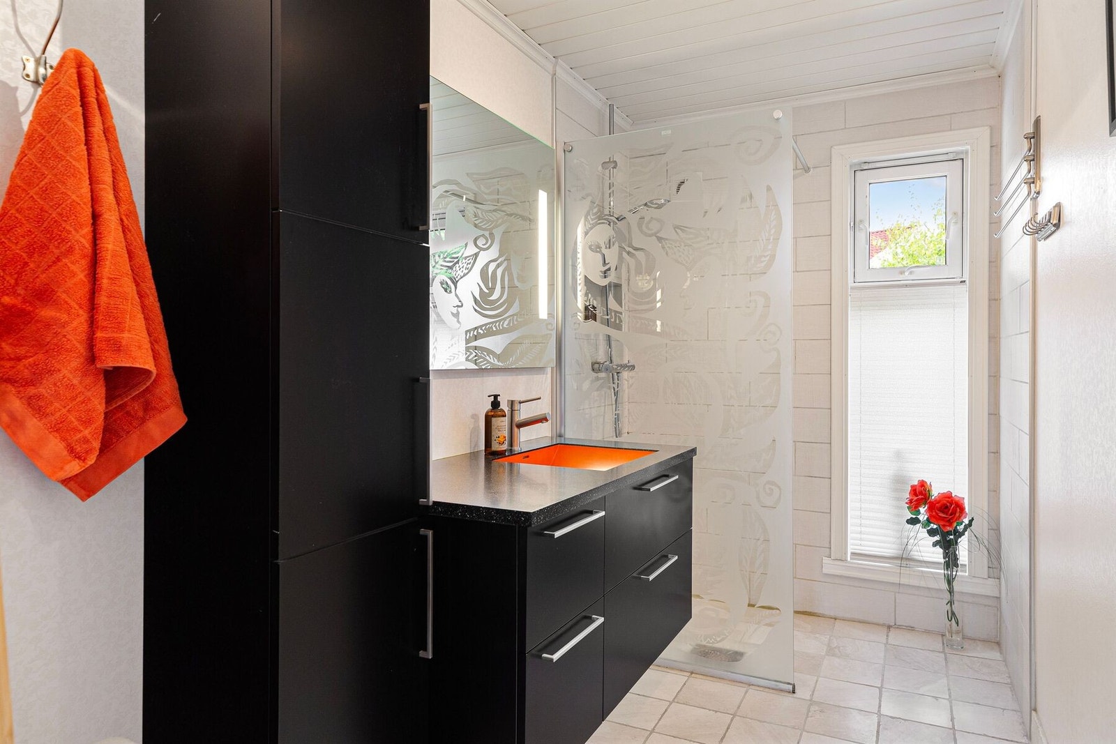 Pent bad fra ca. 2013 på 4,9 kvm. Galleribilde