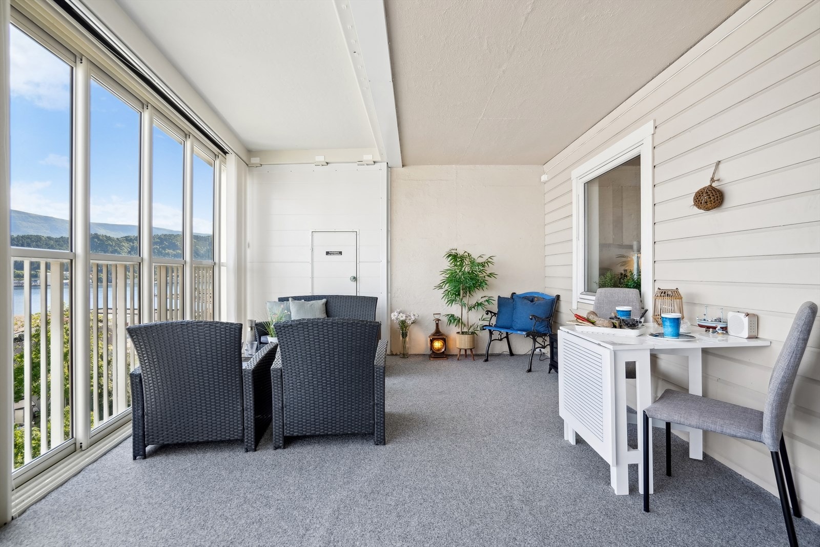 Inneglasset balkong på 22m2 med fin utsikt Galleribilde