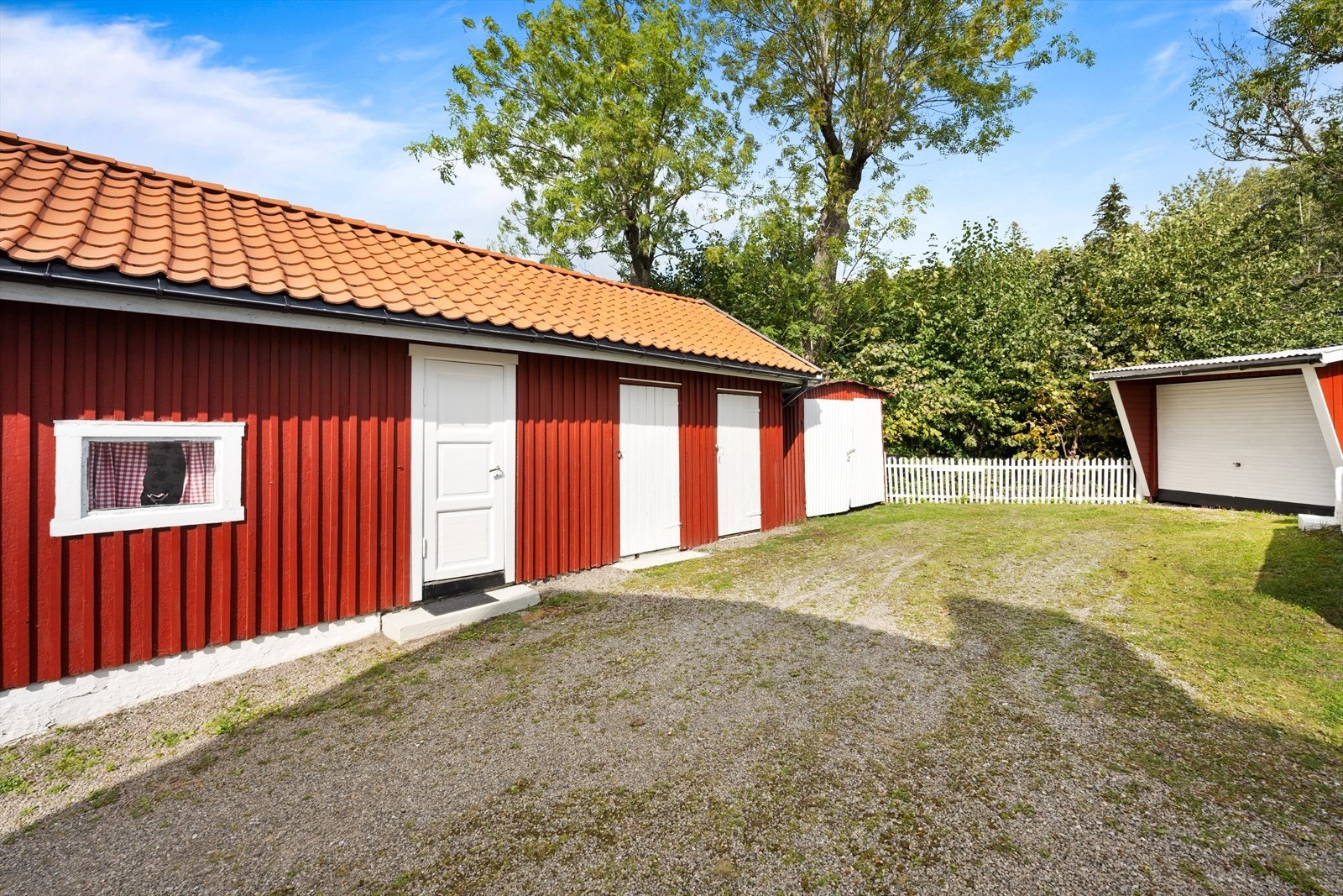 Garasjer, boder og sommerstue Galleribilde