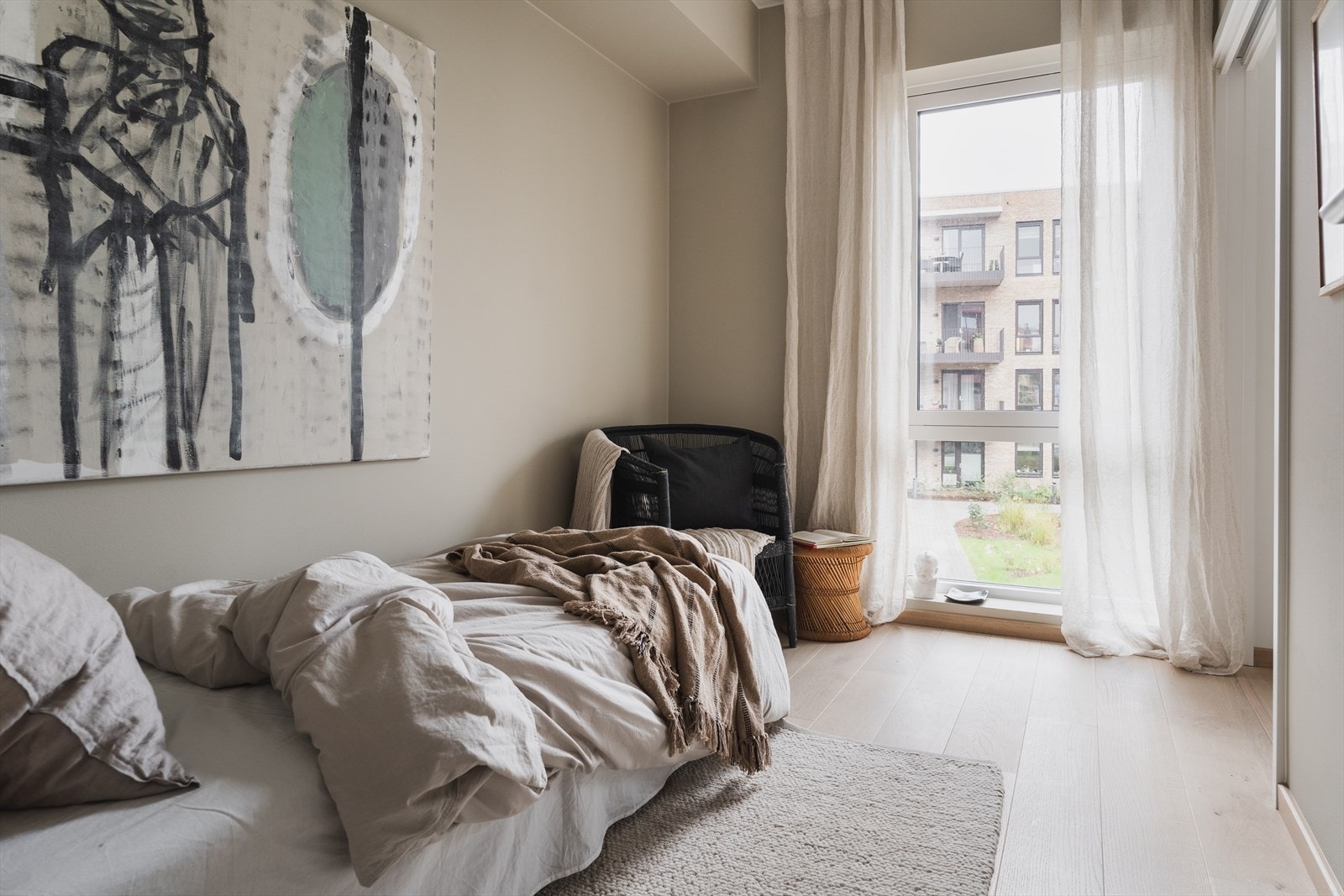 Det er plass til seng og garderobeskap - Rommet kan også innredes som et "bibliotek" eller som et "walk-in" closet Galleribilde